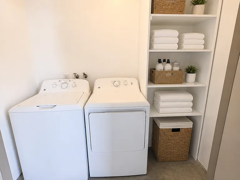 2411 Mission Ave — Photo 32