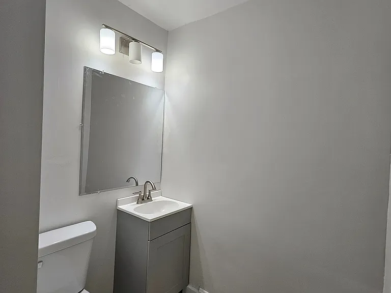 312 Sycamore St #14 — Photo 2
