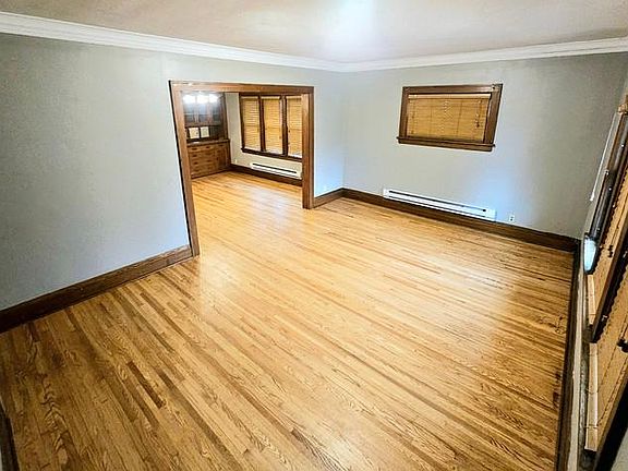 4th image of 1354 Edgerton St #1