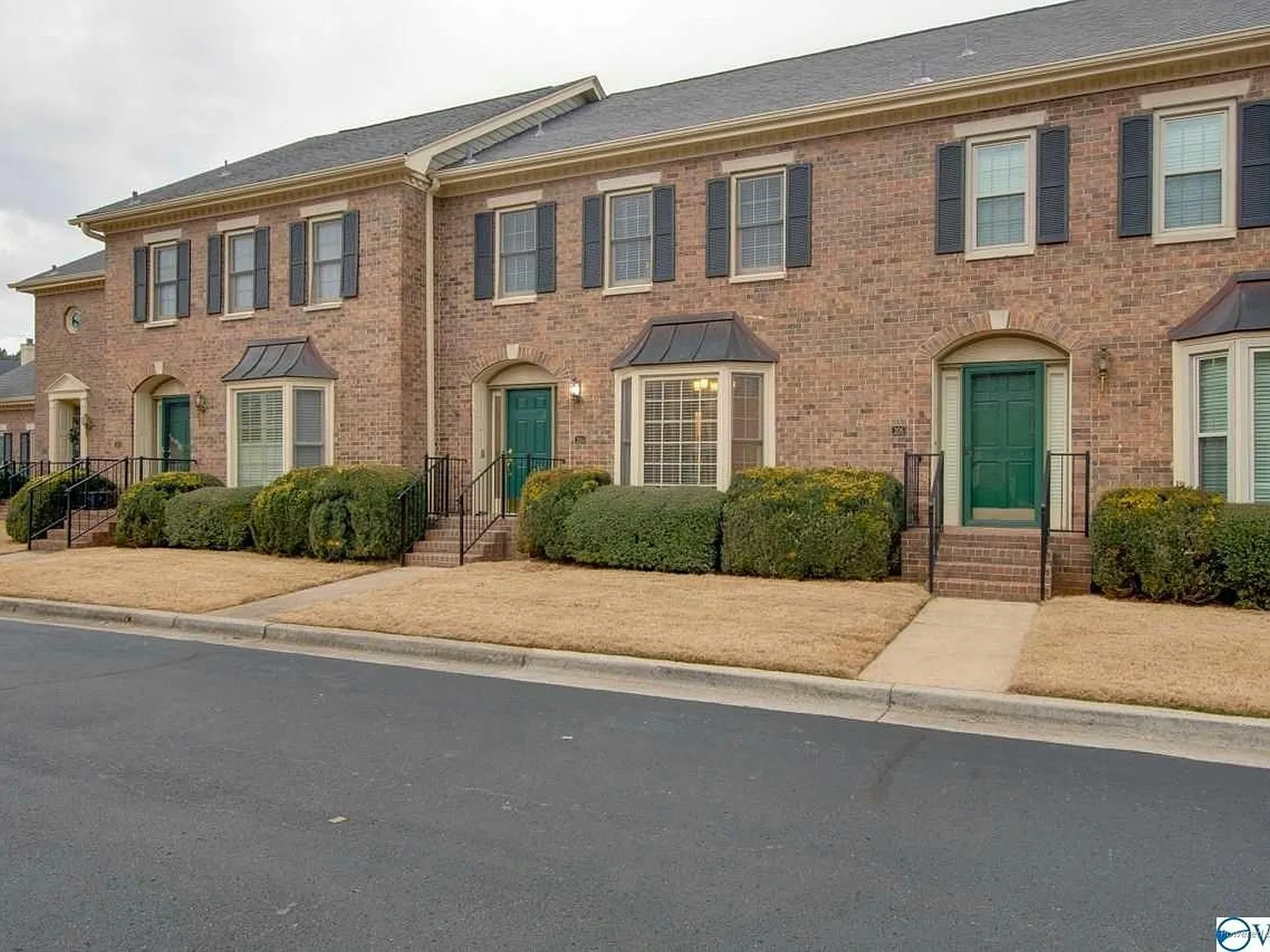 2 bed, 2.5 bath, 1680 sqft, $1,900 — Photo 1