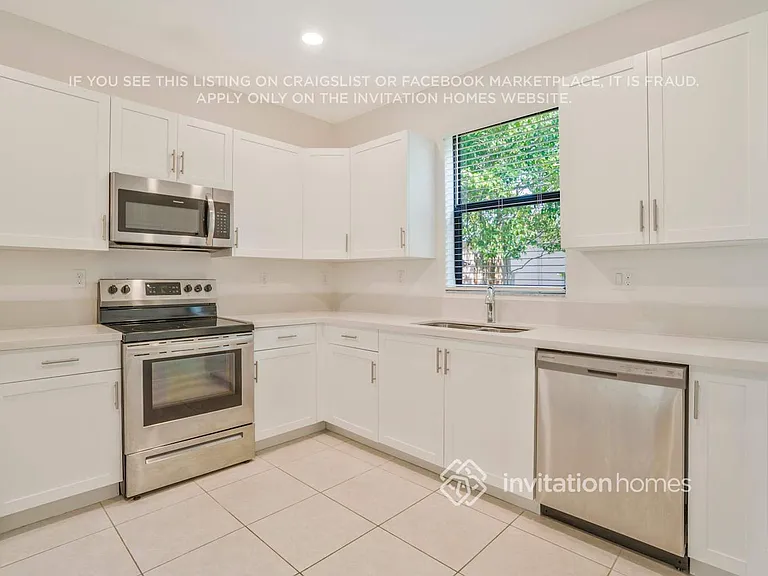 1636 SW 29th St — Photo 7