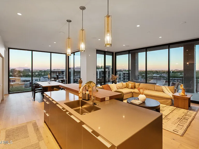 5000 N Camelback Ridge Dr #302 — Photo 3