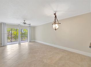 1055 Country Club Dr APT 406, Margate, FL 33063