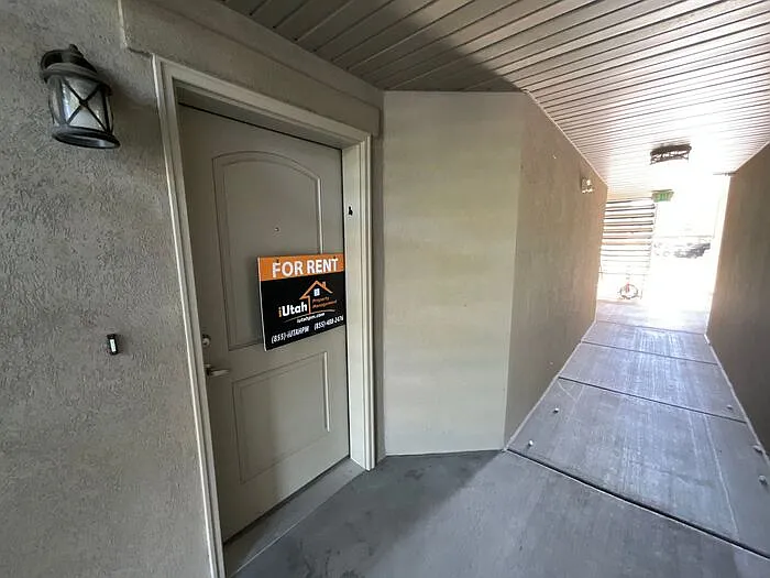 180 E 125 N #4 — Photo 3