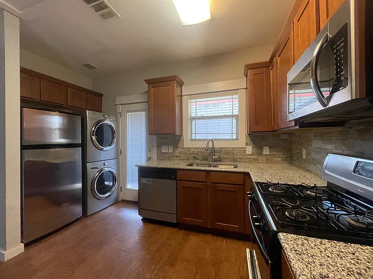 706 W North Loop Blvd #A — Photo 4