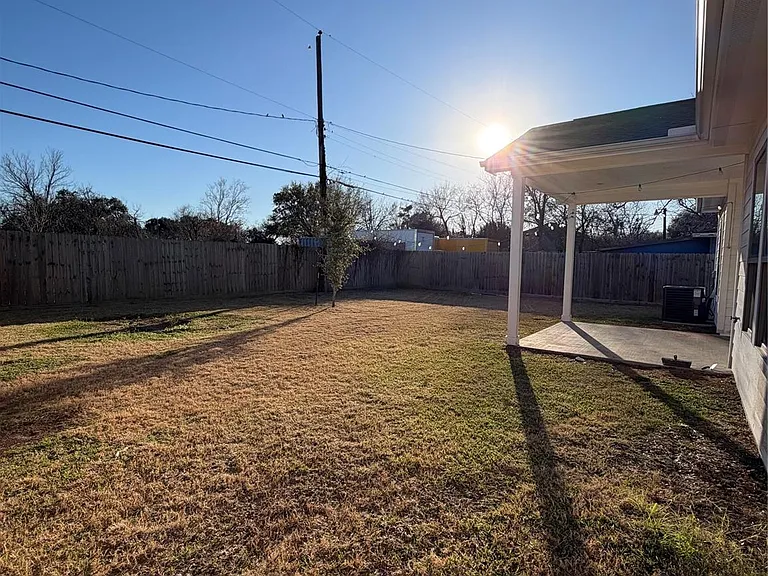 10127 Grover Ln — Photo 13