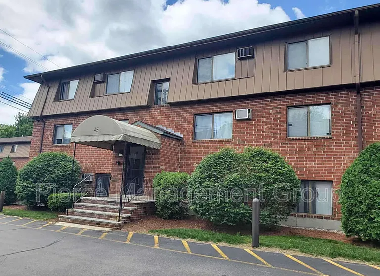 25 Log St #2C — Photo 1