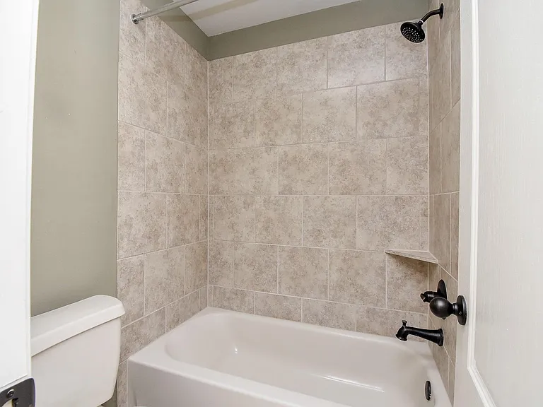 6034 Gracys Landing Ln — Photo 39