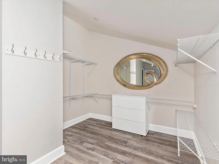 3838 Fulham Rd — Photo 23