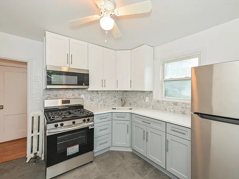 230 W Madison Ave #2 — Photo 13