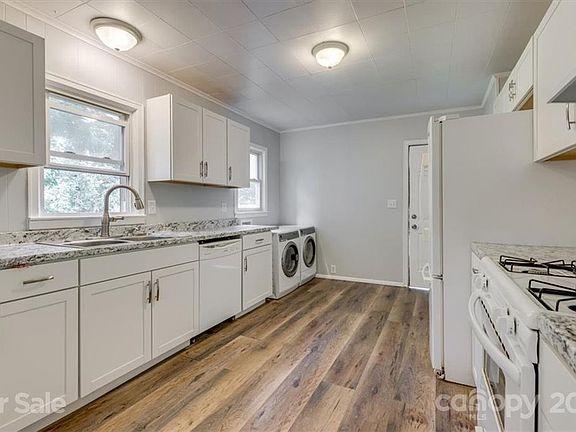 3rd image of 1014 W Mauney Ave
