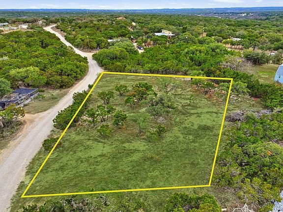 5th image of 740 Hillcrest Trl