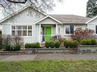2508 Shakespeare St, Victoria, BC V8R 4G5