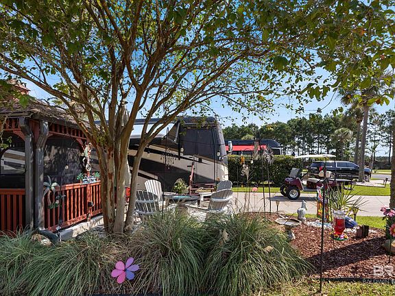 3rd image of 325 Portofino Loop