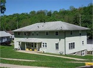 1949 Pierce St, Dubuque, IA 52001