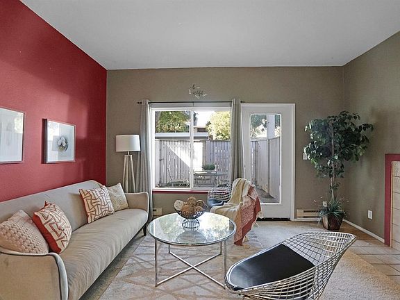 5th image of 129 Bayside Ct