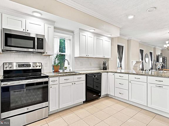 2nd image of 644 Chestnut St