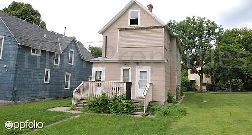 3rd image of 686 Sims Ave