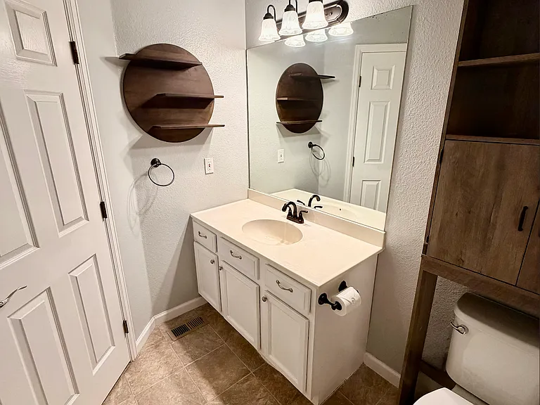 2031 Oakcrest Cir — Photo 18