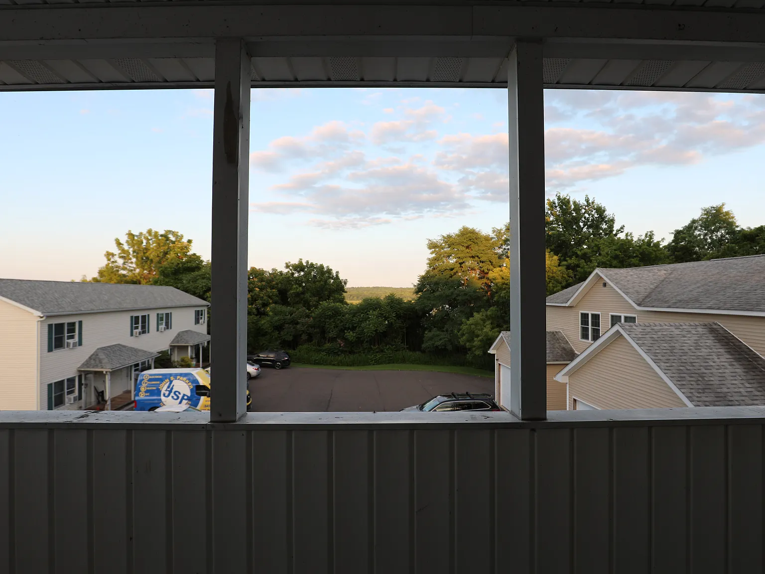 4 bed, 1500 sqft, $2,700 — Photo 3