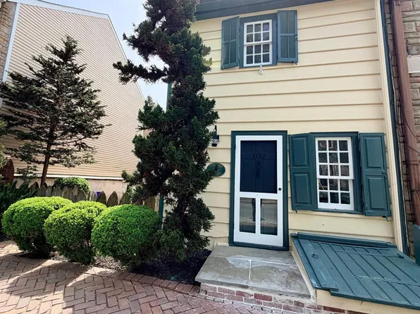 102 E Union St, Burlington, NJ 08016