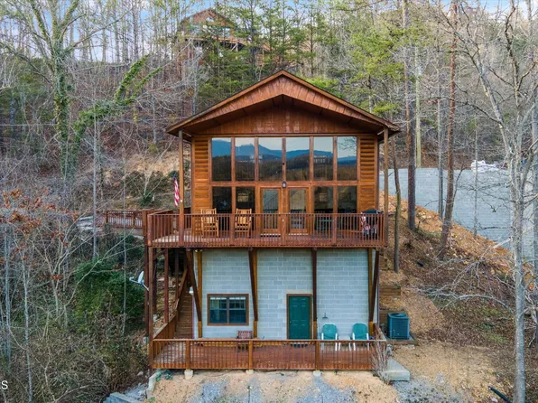 1726 Bassett Way, Sevierville, TN 37876