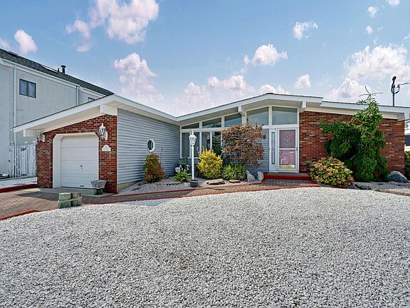 5th image of 383 Aldo Dr