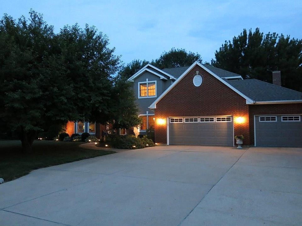 1st image of 720 Birdie Ln
