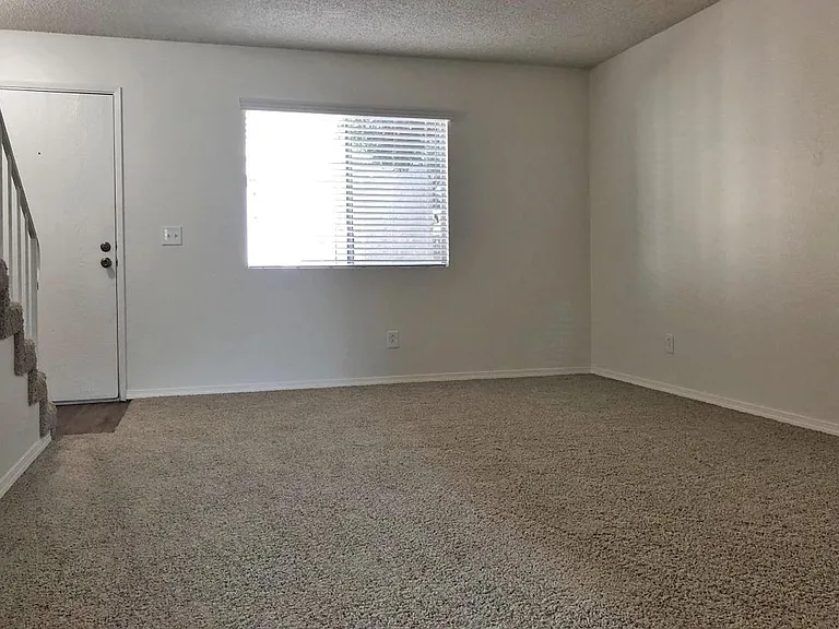 Lamar Garden Townhomes — Photo 39