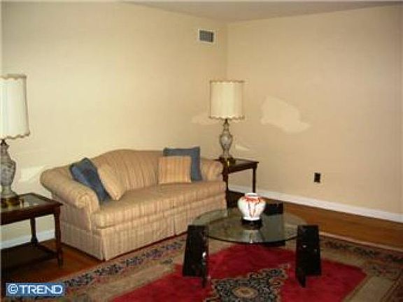 5th image of 5002 Jefferson Dr