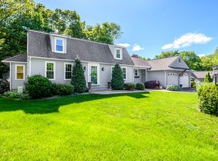 157 Stonepost Rd, Glastonbury, CT 06033