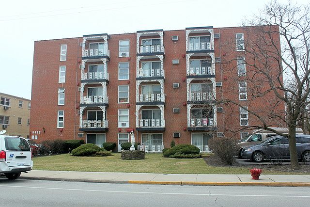 1st image of 6490 N Northwest Hwy APT 2C