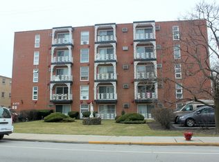 6490 N Northwest Hwy APT 2C, Chicago, IL 60631