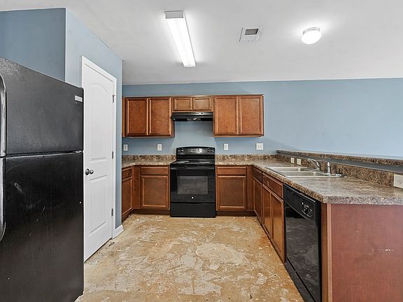 2nd image of 944 Echo Ridge Dr