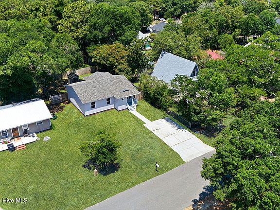4th image of 111 NE 20th Street