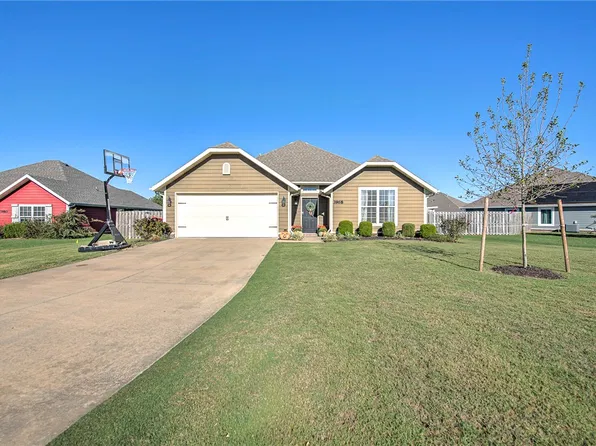 3968 Grand Valley Dr, Springdale, AR 72764
