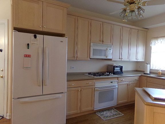 2nd image of 9245 Nagle Ave #60