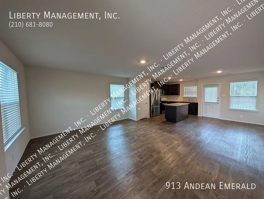 3 Bedroom, 2.5 Bath Home in Redbird Ranch — Photo 2