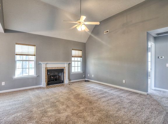 3rd image of 316 Dunlop Dr
