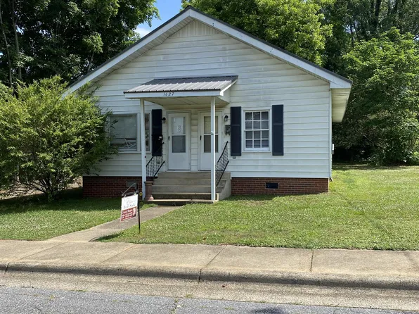 1627 B Ave SE, Hickory, NC 28602