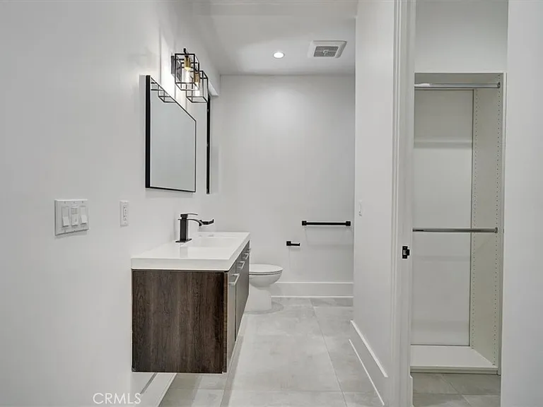 5520 Woodlake Ave — Photo 25