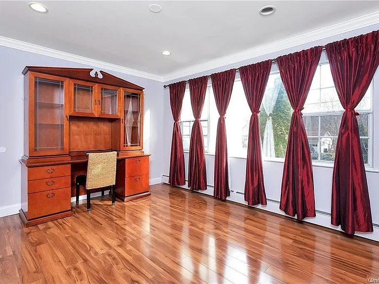 2185 Sultana Dr — Photo 18
