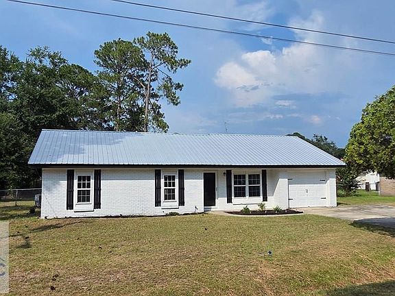 2nd image of 656 Mahoney Rd