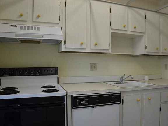 2nd image of 550 NW 80th Ter APT 204
