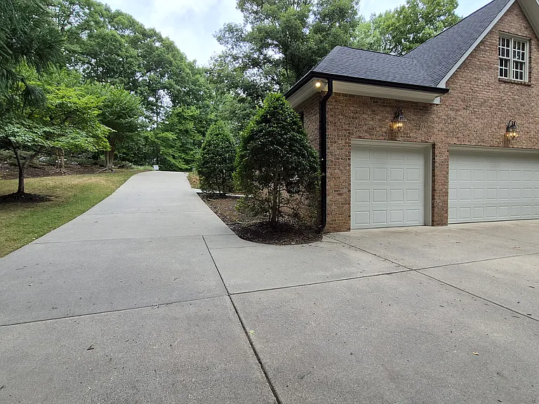 4413 Turnberry Cir — Photo 36