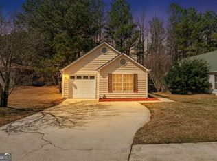1493 Fall Creek Trce N, Douglasville, GA
