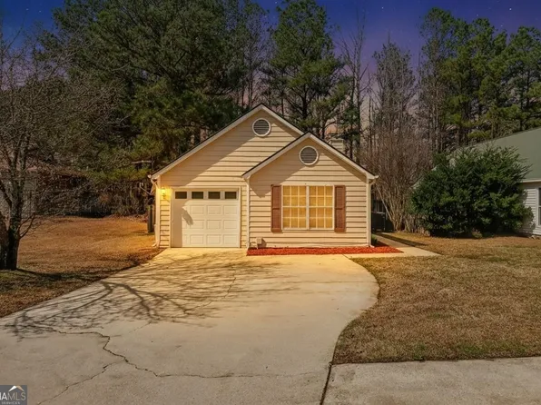 1493 Fall Creek Trce N, Douglasville, GA 30134