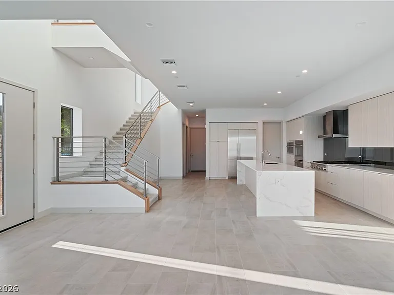 66 Lakefront Dr — Photo 11