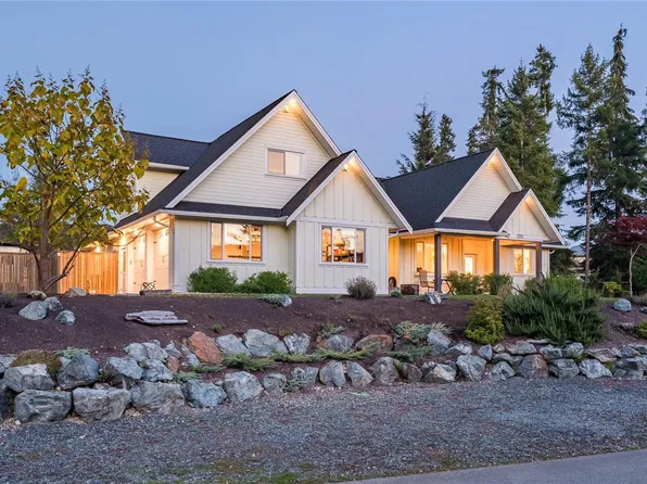 7371 Lakefront Dr, Cowichan Valley, BC V0R 2G1