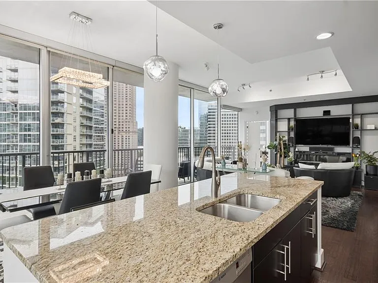 1080 Peachtree St NE #1411 — Photo 18